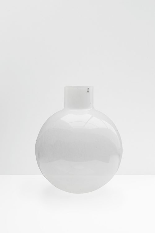 Pallo vase in shiny white