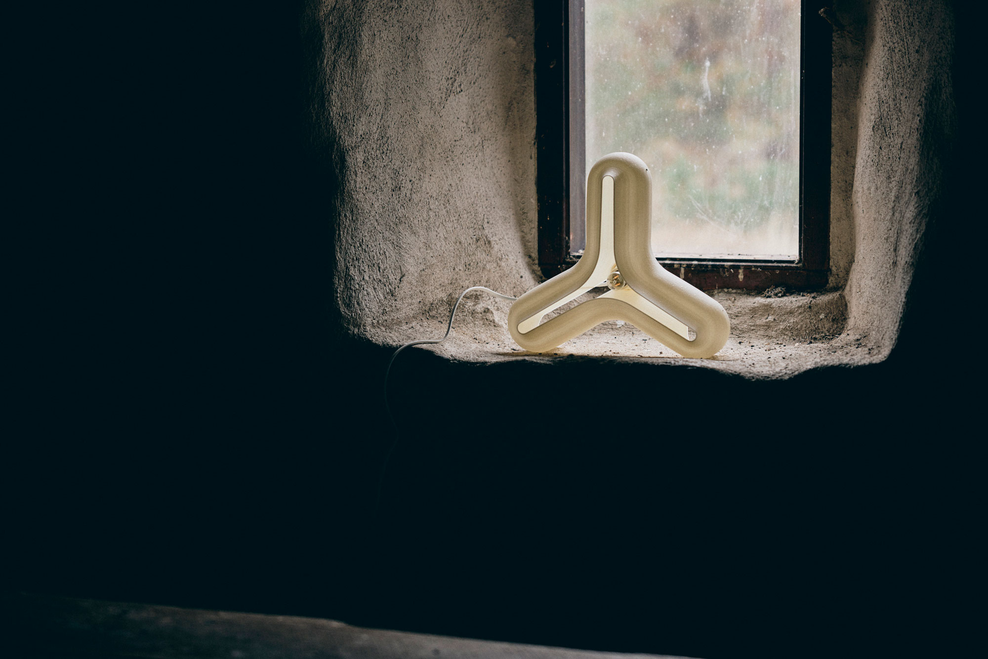 Jurij Rahimkulov ‘Lumen S’ table lamp - Image 4